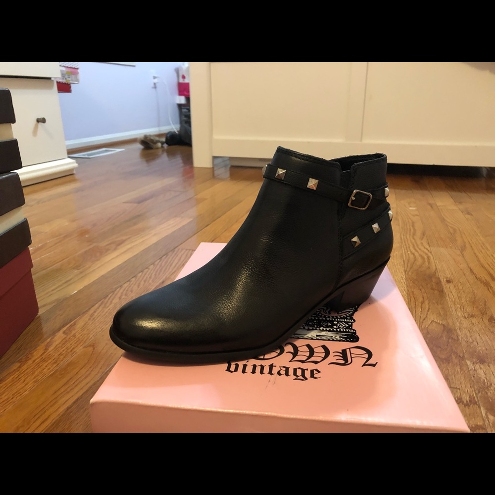 Black leather studded bootie - Picture 4 of 5